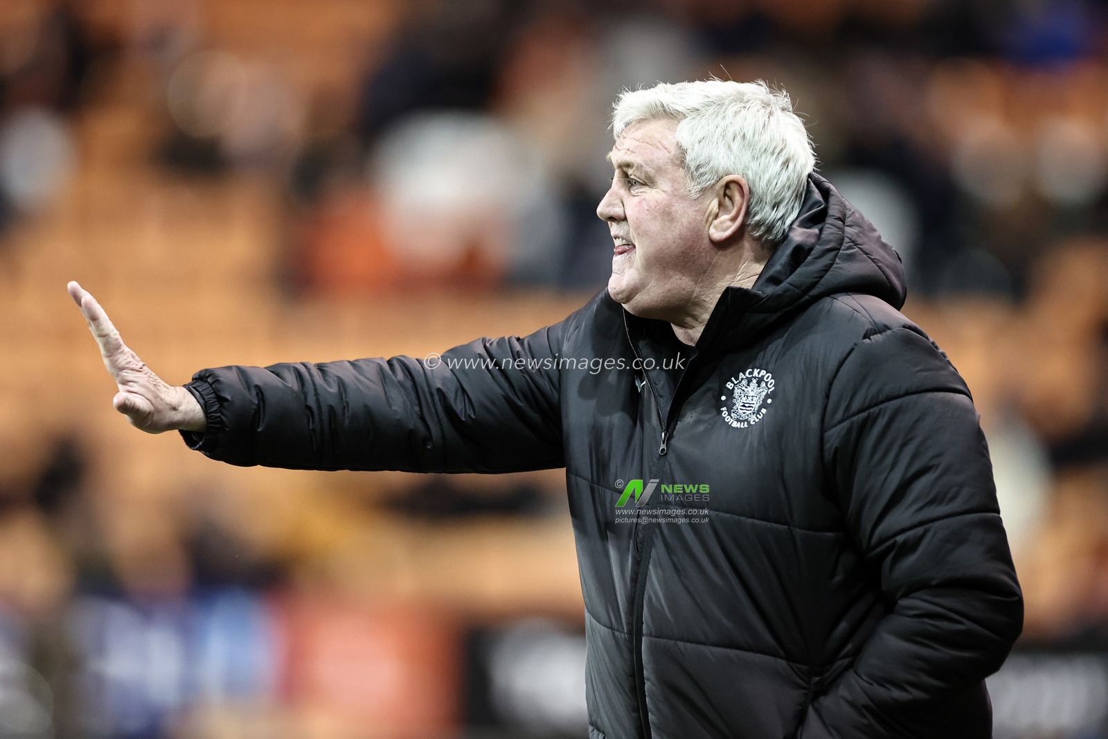 Steve Bruce manager of Blackpool reacts in the technical area during the Sky Bet League 1 match Blackpool vs Reading at Bloomfield Road, Blackpool, United Kingdom, 1st April 2025

(Photo by Mark Cosgrove/News Images)