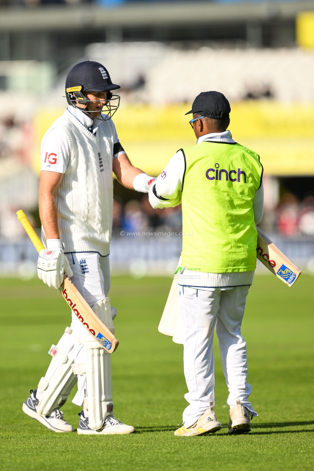 Joe Root of England is forced to change his bat during his innings during the England Men v Sri Lanka 1st Rothesay Test Match Day 4 at Old Trafford, Manchester, United Kingdom, 24th August 2024

(Photo by Craig Thomas/News Images)