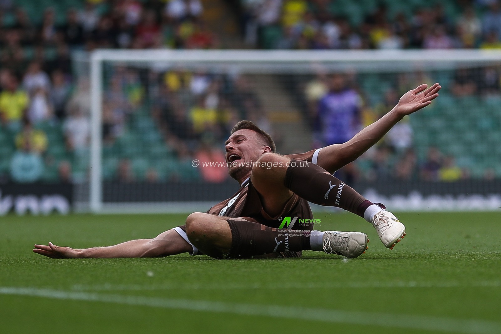 Hauke Wahl of St Pauli goes down with an injury during the Pre-season friendly match Norwich City vs St. Pauli at Carrow Road, Norwich, United Kingdom, 3rd August 2024

(Photo by Izzy Poles/News Images)