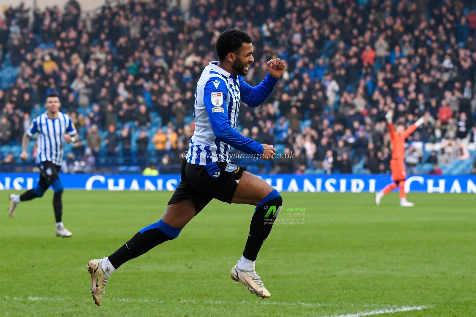 Sylla Sow #40 of Sheffield Wednesday celebrates scoring a goal to make it 1-0