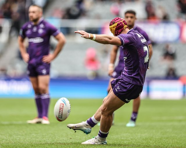 Ryan Westerman of Hull FC scores a penalty during the Betfred Magic Weekend 2025 match Huddersfield Giants vs Hull FC at St. James's Park, Newcastle, United Kingdom, 4th May 2025

(Photo by Mark Cosgrove/News Images)