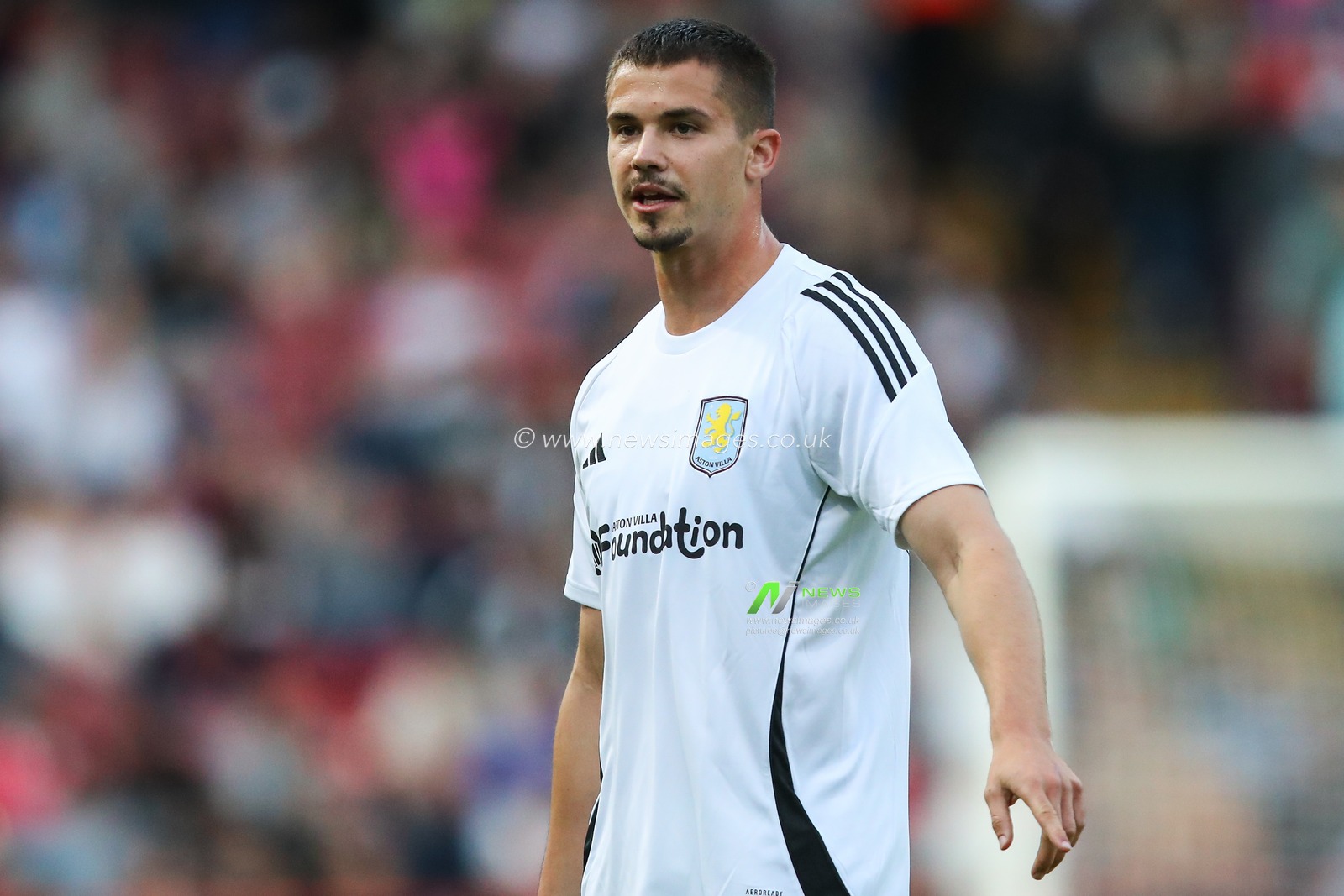 Leander Dendoncker of Aston Villa during the Pre-season friendly match Walsall vs Aston Villa at Bescot Stadium, Walsall, United Kingdom, 17th July 2024

(Photo by Gareth Evans/News Images)