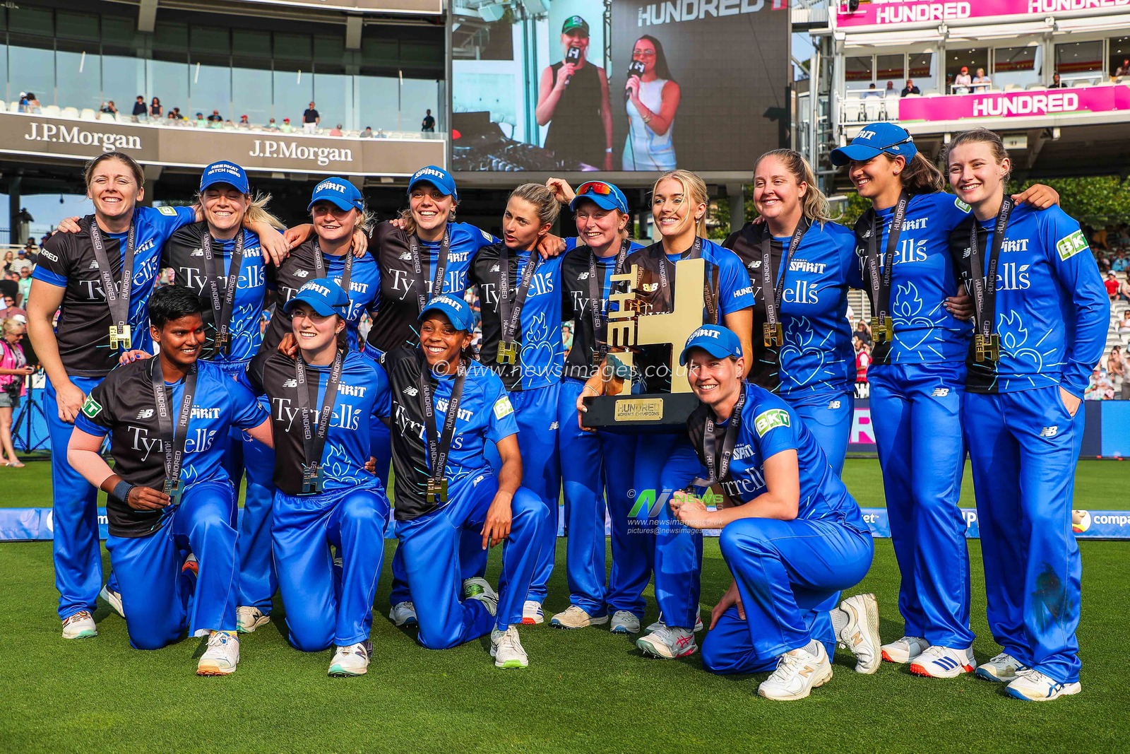 London Spirit Women celebrate their win following the The Hundred Women's Final match Welsh Fire Women vs London Spirit Women at Lords, London, United Kingdom, 18th August 2024

(Photo by Izzy Poles/News Images)