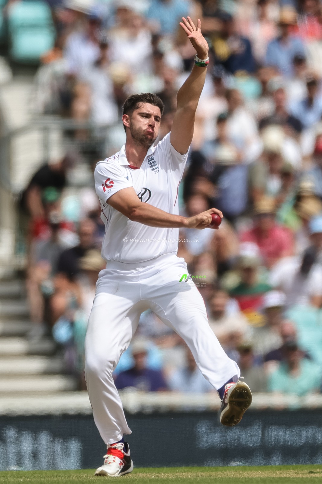Josh Tongue of England delivers the ball during the 2nd Rothesay Test Match Day 4 match England vs New Zealand at The Kia Oval, London, United Kingdom on 20 June 2026

(Photo by Mark Cosgrove/News Images)