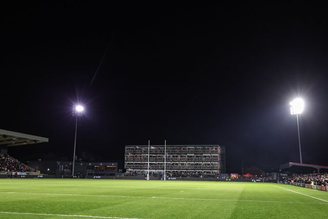 Ground staff bring the floodlights back on one by one after fifteen minutes of darkness during the Betfred Challenge Cup round 4 match Wakefield Trinity vs Leeds Rhinos at DIY Kitchens Stadium, Wakefield, United Kingdom on 13 March 2026

(Photo by Mark Cosgrove/News Images)