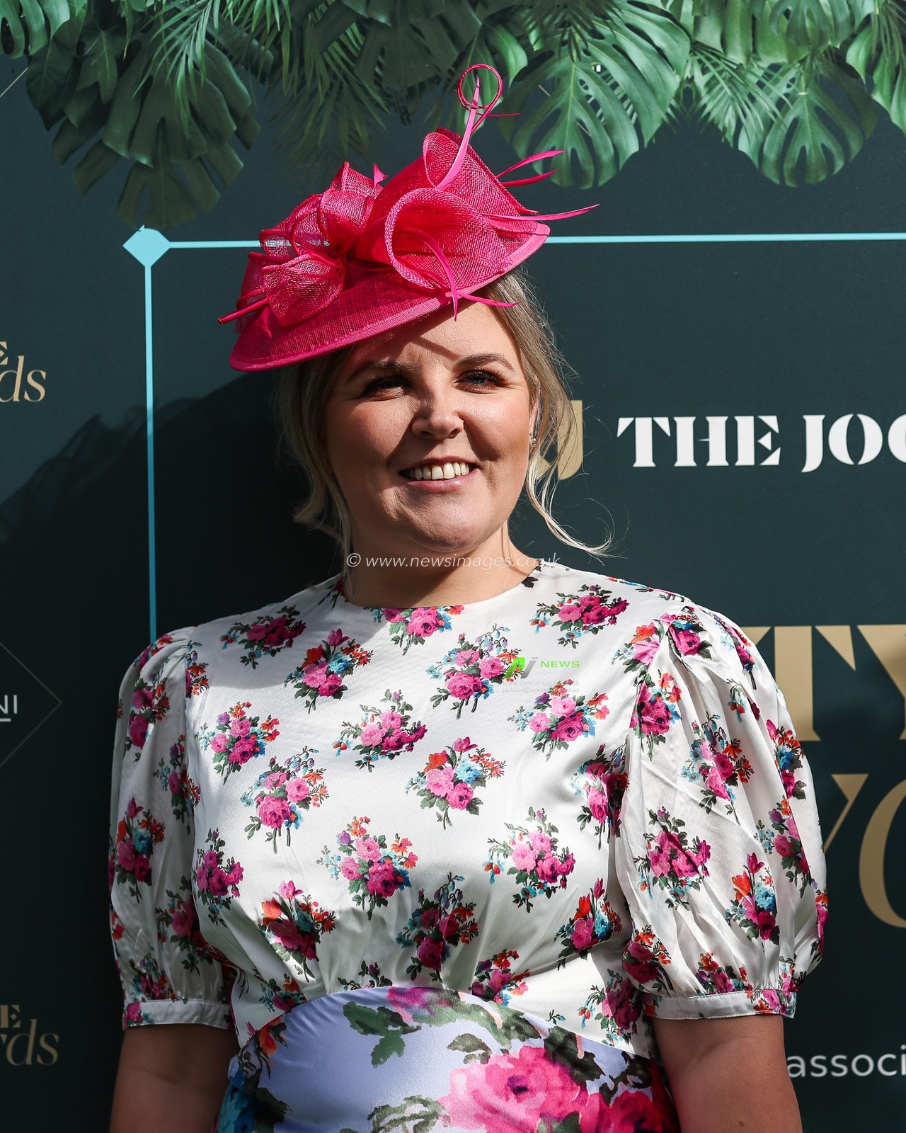 Racegoers arrive on ladies day during the The Randox Grand National 2024 Ladies Day at Aintree Racecourse, Liverpool, United Kingdom, 12th April 2024

(Photo by Mark Cosgrove/News Images)