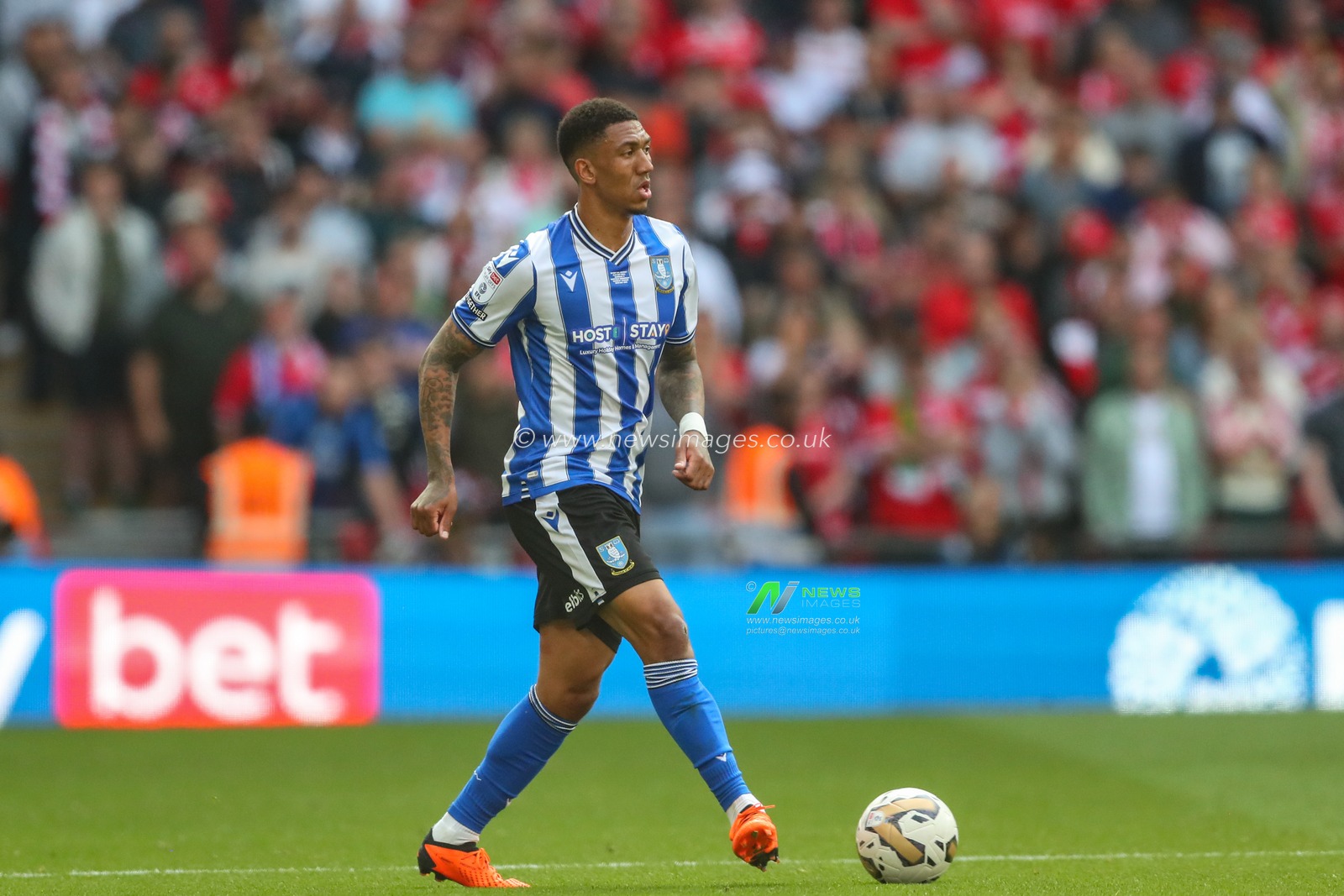 Liam Palmer #2 of Sheffield Wednesday during the Sky Bet League 1 Play-off Final match Barnsley vs Sheffield Wednesday at Wembley Stadium, London, United Kingdom, 29th May 2023

(Photo by Gareth Evans/News Images)