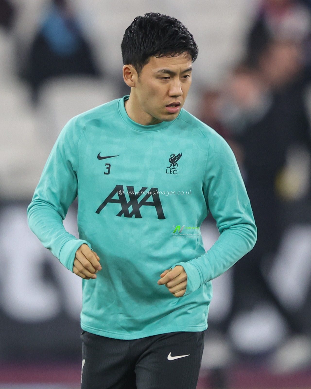 Wataru Endo of Liverpool in the pregame warmup session during the Premier League match West Ham United vs Liverpool at London Stadium, London, United Kingdom, 29th December 2024

(Photo by Alfie Cosgrove/News Images)