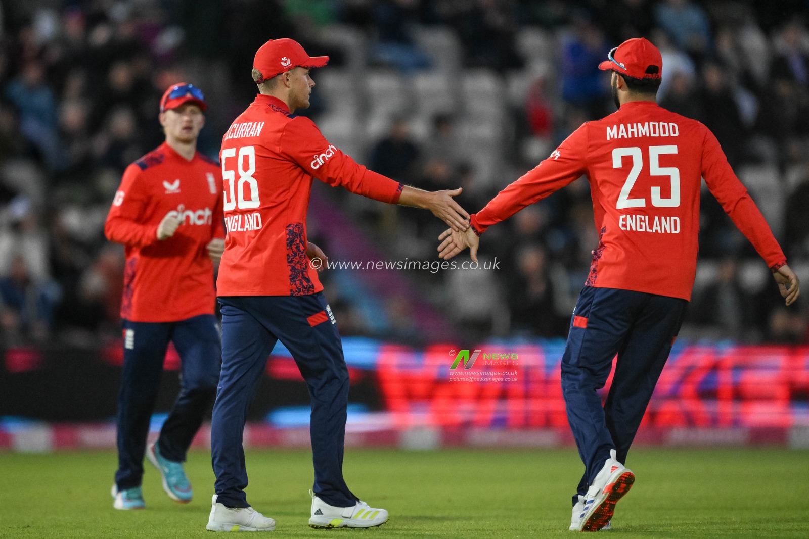 Sam Curran of England celebrates catching Matthew Short of Australia with Saqib Mahmood of England during the First Vitality IT20 Series match England vs Australia at The Utilita Bowl, Southampton, United Kingdom, 11th September 2024

(Photo by Craig Thomas/News Images)