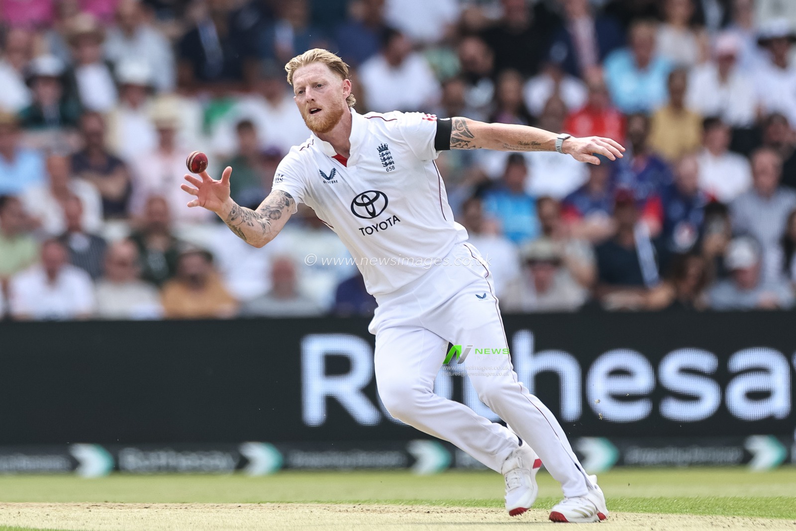 England captain Ben Stokes fields the ball during the 1st Rothesay Test Match Day 1 England vs India at Headingley Cricket Ground, Leeds, United Kingdom, 20th June 2025

(Photo by Mark Cosgrove/News Images)