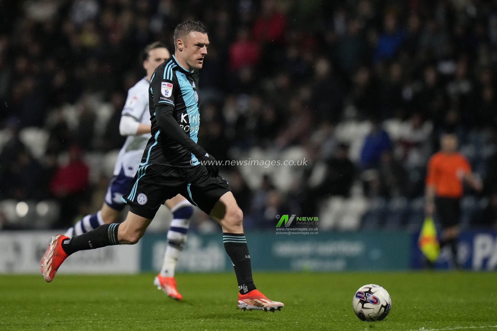Jamie Vardy of Leicester City sets to shoot at the Preston North End goal during the Sky Bet Championship match Preston North End vs Leicester City at Deepdale, Preston, United Kingdom, 29th April 2024

(Photo by Steve Flynn/News Images)