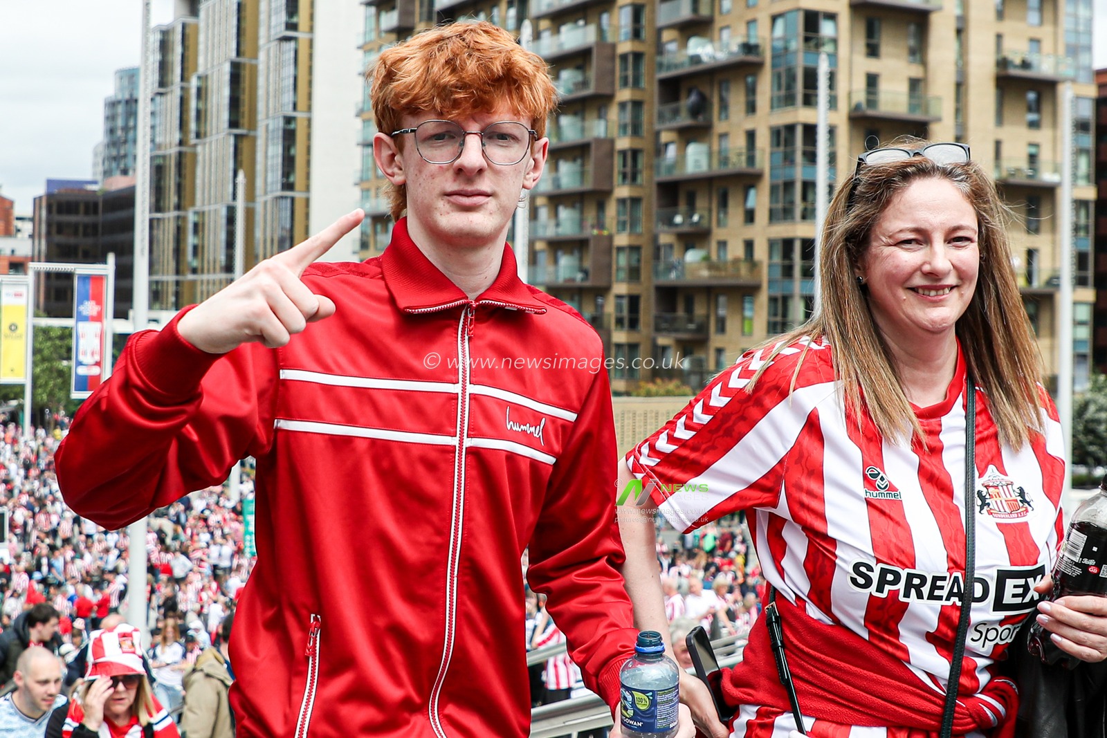 Sunderland fans arrives at stadium ahead of the Sky Bet Championship Playoff Final match Sheffield United vs Sunderland at Wembley Stadium, London, United Kingdom, 24th May 2025

(Photo by Izzy Poles/News Images)