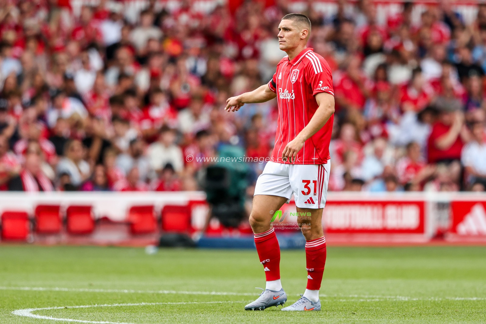 Nikola Milenkovic of Nottingham Forest gives the team instructions during the Premier League match Nottingham Forest vs Brentford at City Ground, Nottingham, United Kingdom, 17th August 2025

(Photo by Alfie Cosgrove/News Images)