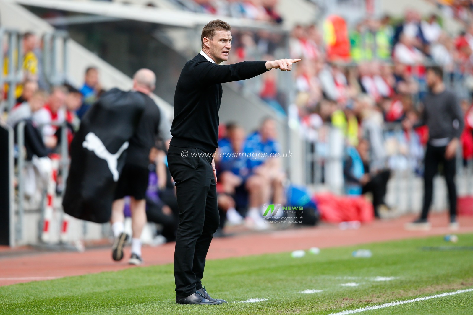Matt Taylor manager of Rotherham United during the Sky Bet Championship match Rotherham United vs Middlesbrough at New York Stadium, Rotherham, United Kingdom, 1st May 2023

(Photo by Ben Early/News Images)