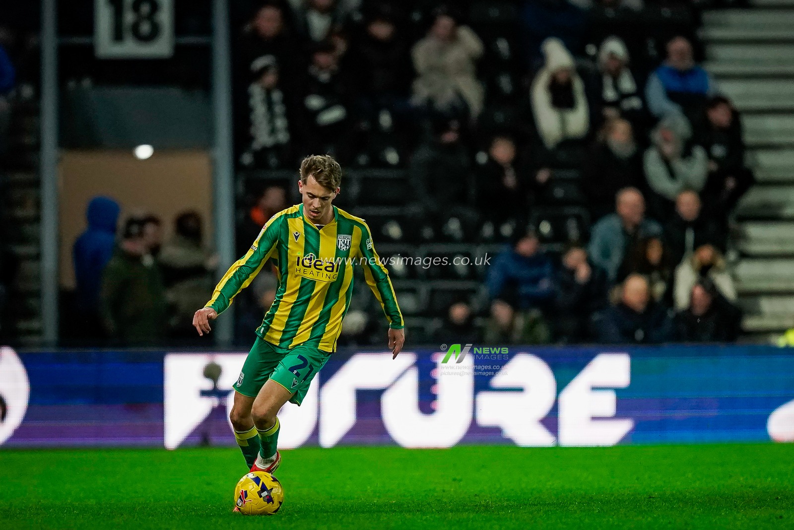 Isaac Price of West Bromwich Albion controls the ball  during the Sky Bet Championship match Derby County vs West Bromwich Albion at Pride Park Stadium, Derby, United Kingdom on 23 January 2026

(Photo by Maynard Manyowa/News Images)
