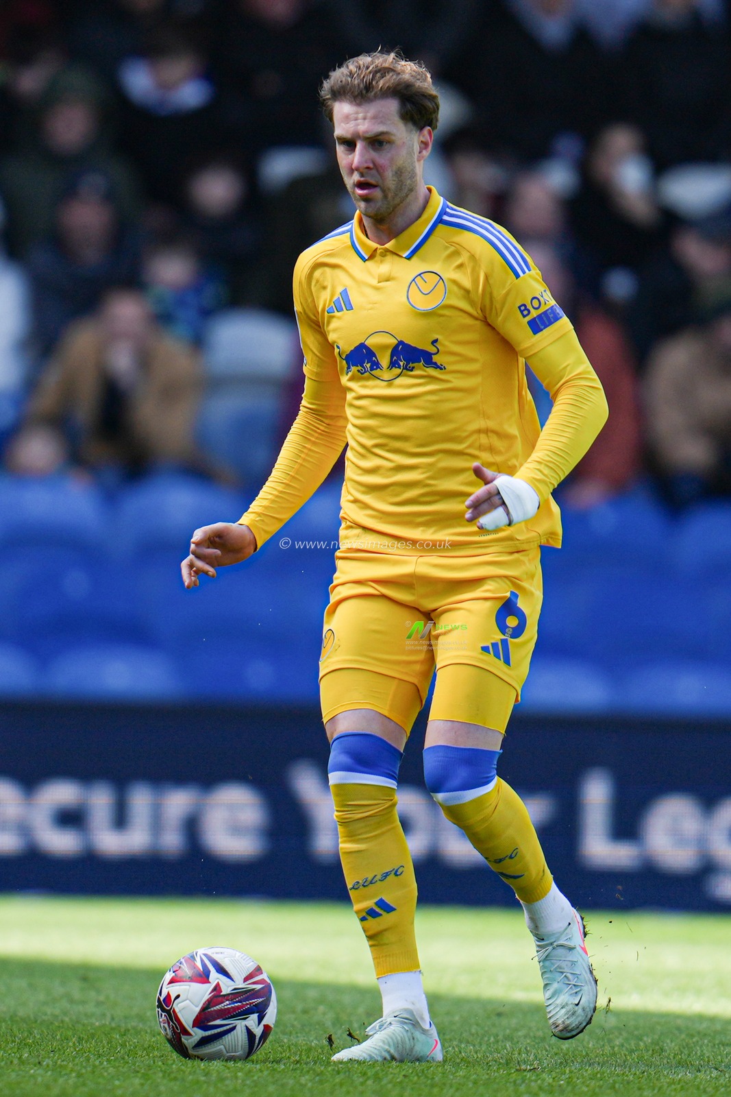 Joe Rodon of Leeds United during the Sky Bet Championship match Queens Park Rangers vs Leeds United at Kiyan Prince Foundation Stadium, London, United Kingdom, 15th March 2025

(Photo by Harvey Murphy/News Images)