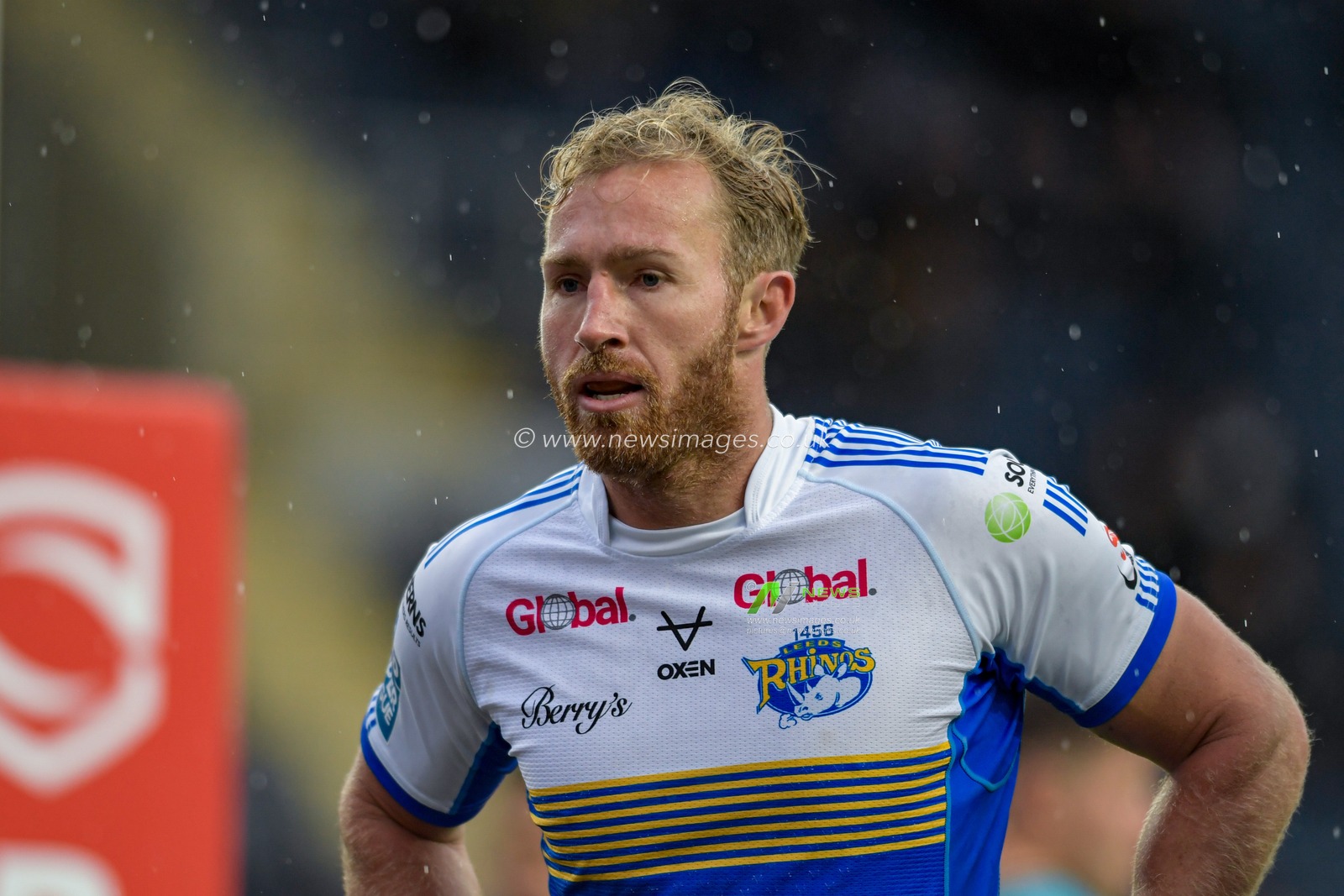 Matt Prior (10) of Leeds Rhinos in action during the game