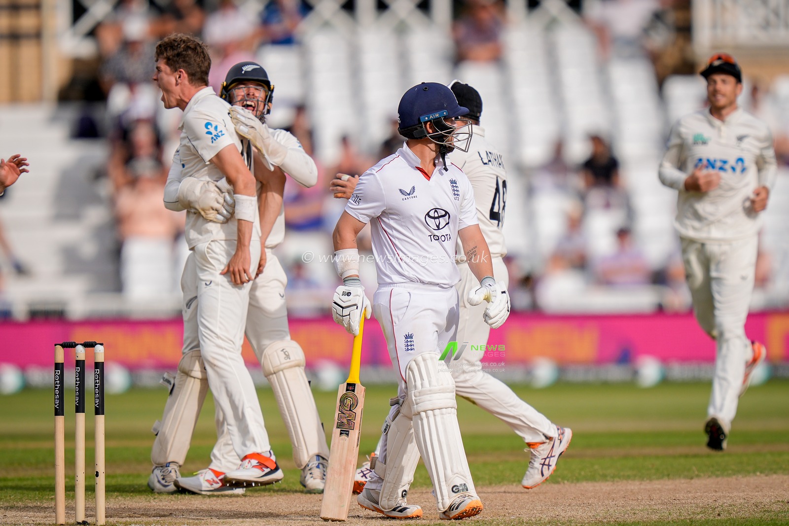 Ben Duckett of England walks off after being dismissed as Ben Sears of New Zealand celebrates the wicket during the 3rd Rothesay Test Match Day 4 match England vs New Zealand at Trent Bridge, Nottingham, United Kingdom on 28 June 2026

(Photo by Maynard Manyowa/News Images)