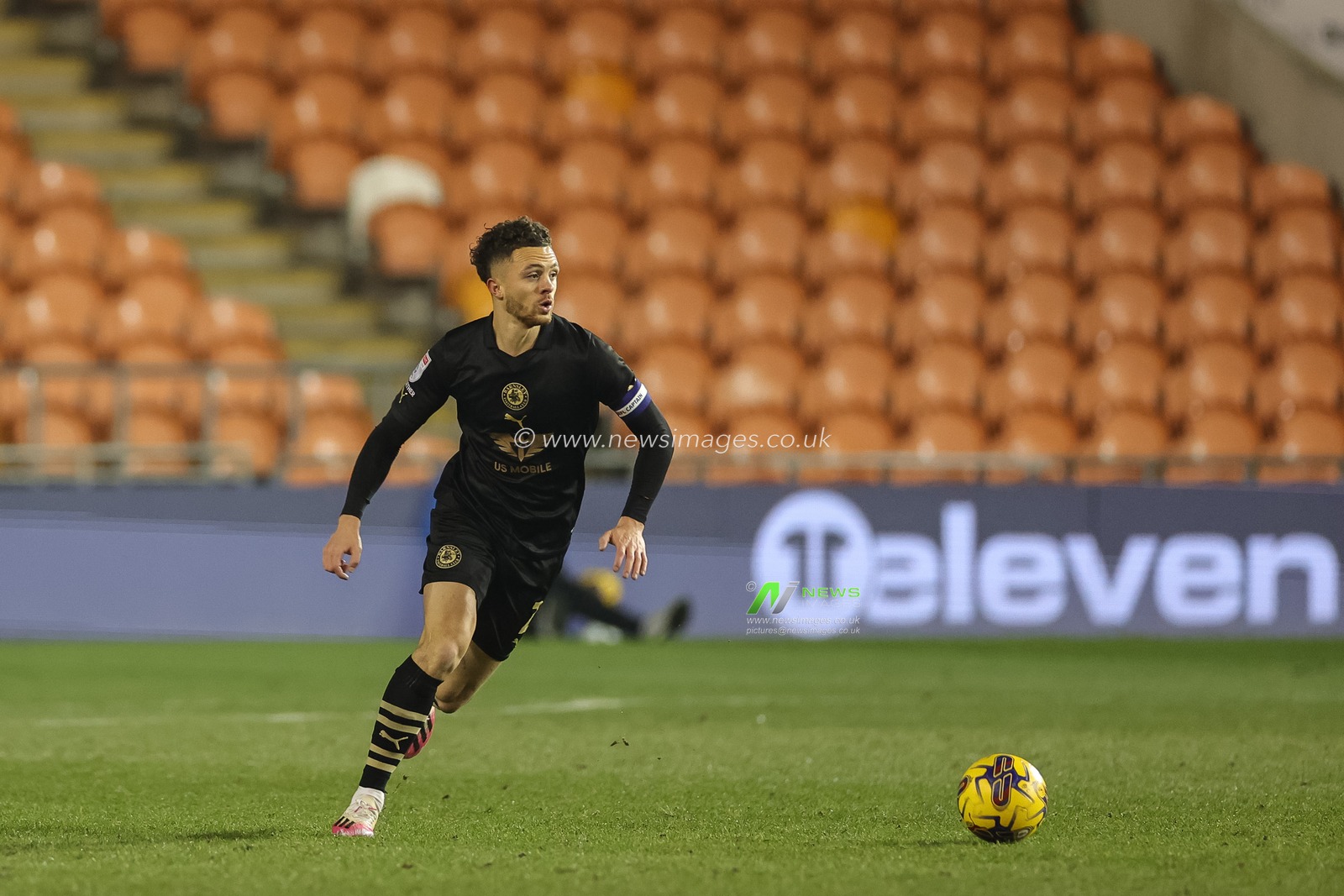 Jordan Williams #2 of Barnsley breaks with the ball during the Bristol Street Motors Trophy match Blackpool vs Barnsley at Bloomfield Road, Blackpool, United Kingdom, 5th December 2023

(Photo by Mark Cosgrove/News Images)