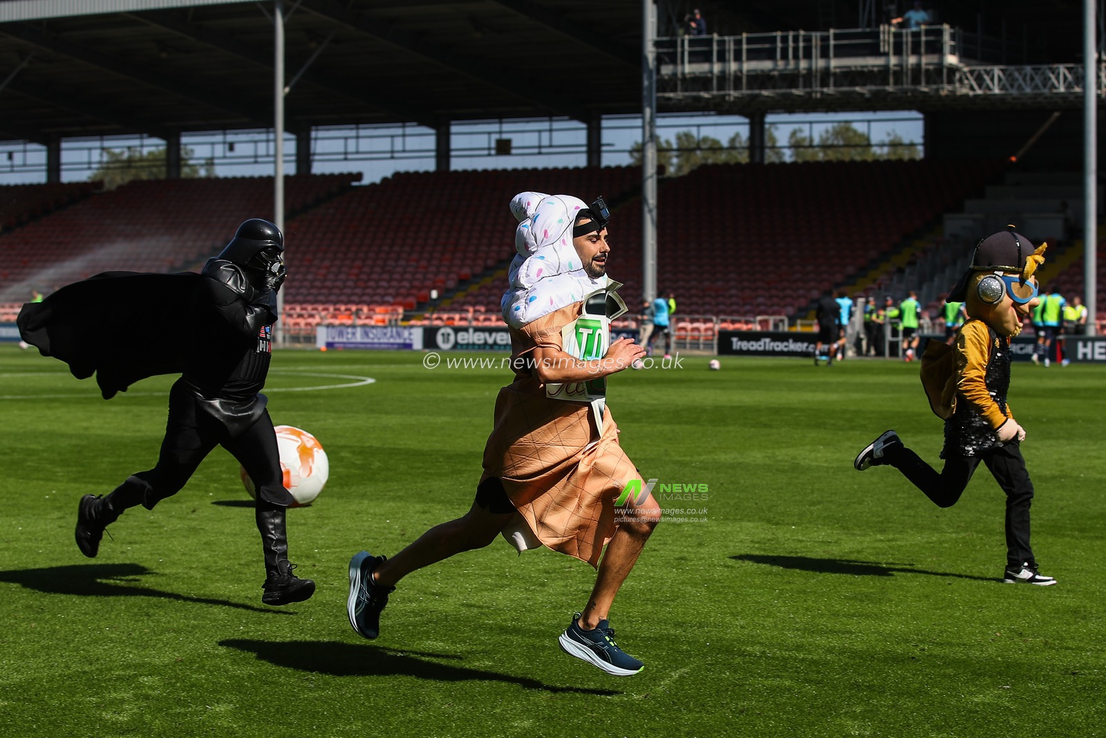 during the Sky Bet League 1 match Blackpool vs Wycombe Wanderers at Bloomfield Road, Blackpool, United Kingdom, 31st August 2024

(Photo by Gareth Evans/News Images)