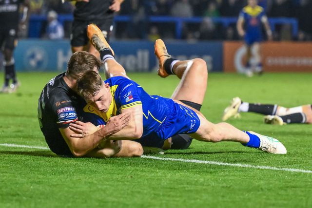 Matty Nicholson of Warrington Wolves goes over for a try during the Betfred Super League Round 27 match Warrington Wolves vs London Broncos at Halliwell Jones Stadium, Warrington, United Kingdom, 20th September 2024

(Photo by Craig Thomas/News Images)