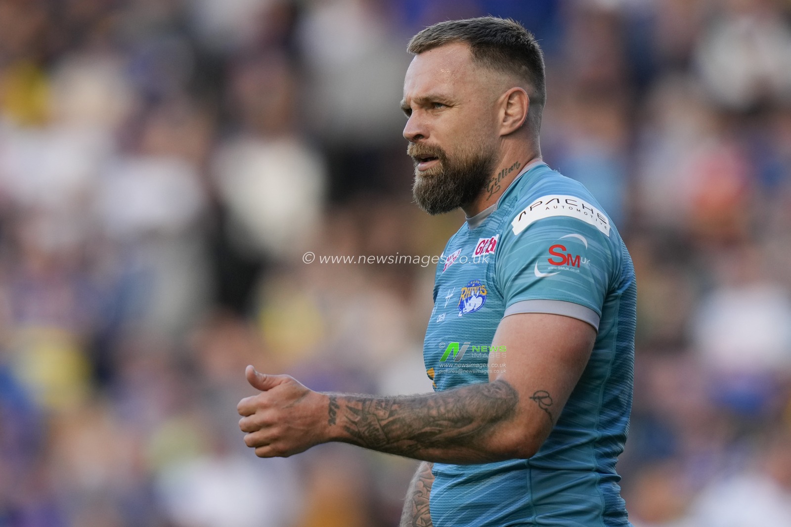 Blake Austin #6 of Leeds Rhinos gestures during the Betfred Super League Round 17 match Warrington Wolves vs Leeds Rhinos at Halliwell Jones Stadium, Warrington, United Kingdom, 29th June 2023

(Photo by Steve Flynn/News Images)