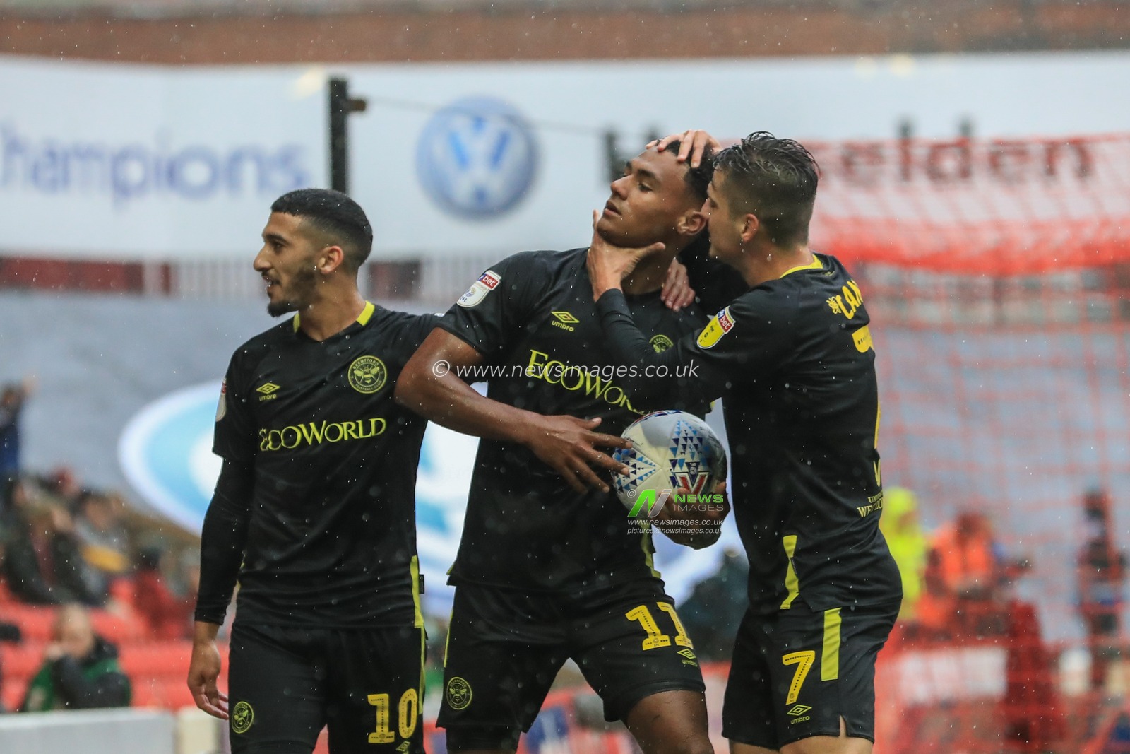 29th September 2019, Oakwell, Barnsley, England; Sky Bet Championship, Barnsley v Brentford : Ollie Watkins (11) of Brentford celebrates his goal to make it 1-1

Credit: Mark Cosgrove/News Images