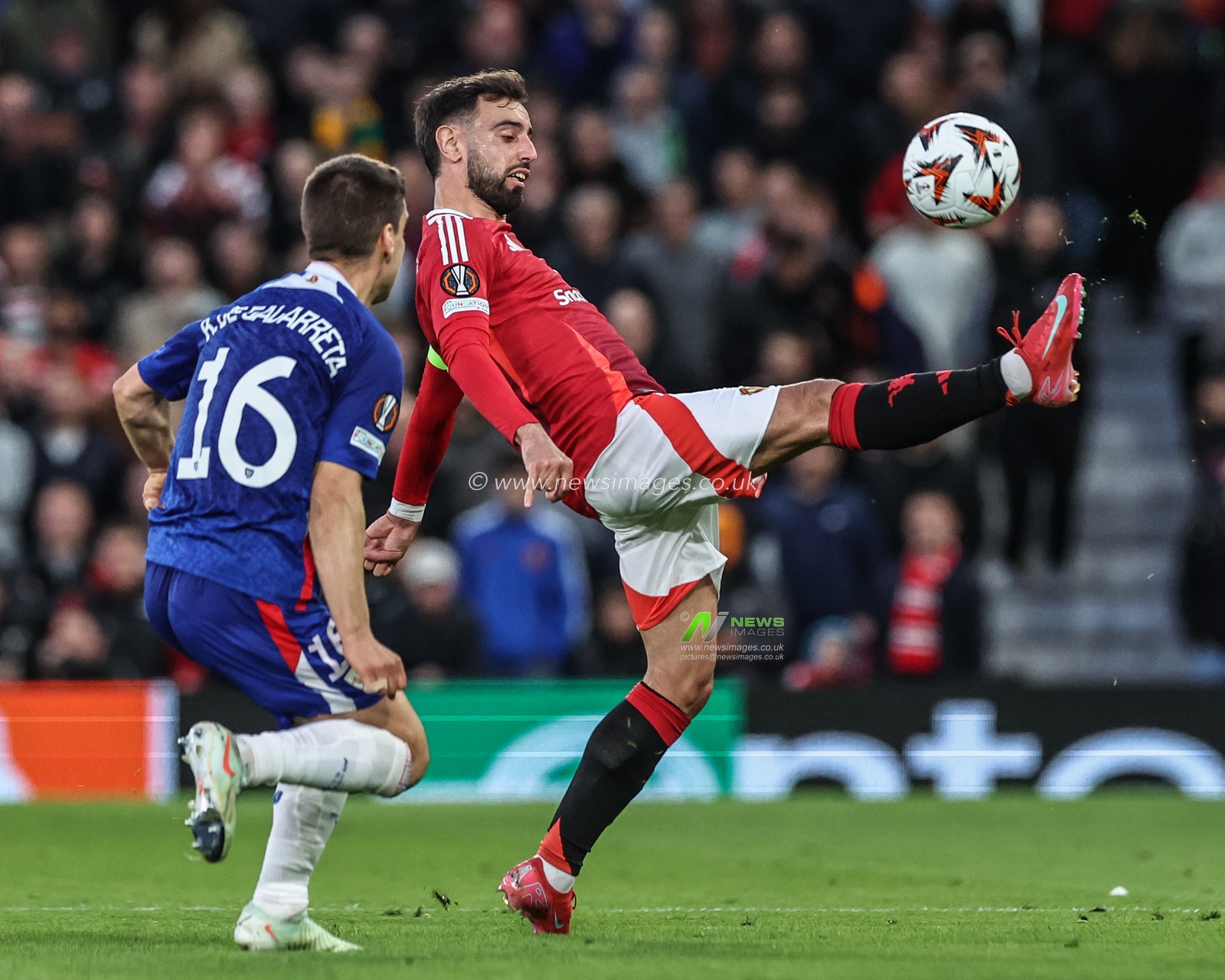 Bruno Fernandes of Manchester United in action during the UEFA Europa League Semi-final match Manchester United vs Athletic Bilbao at Old Trafford, Manchester, United Kingdom, 8th May 2025

(Photo by Mark Cosgrove/News Images)