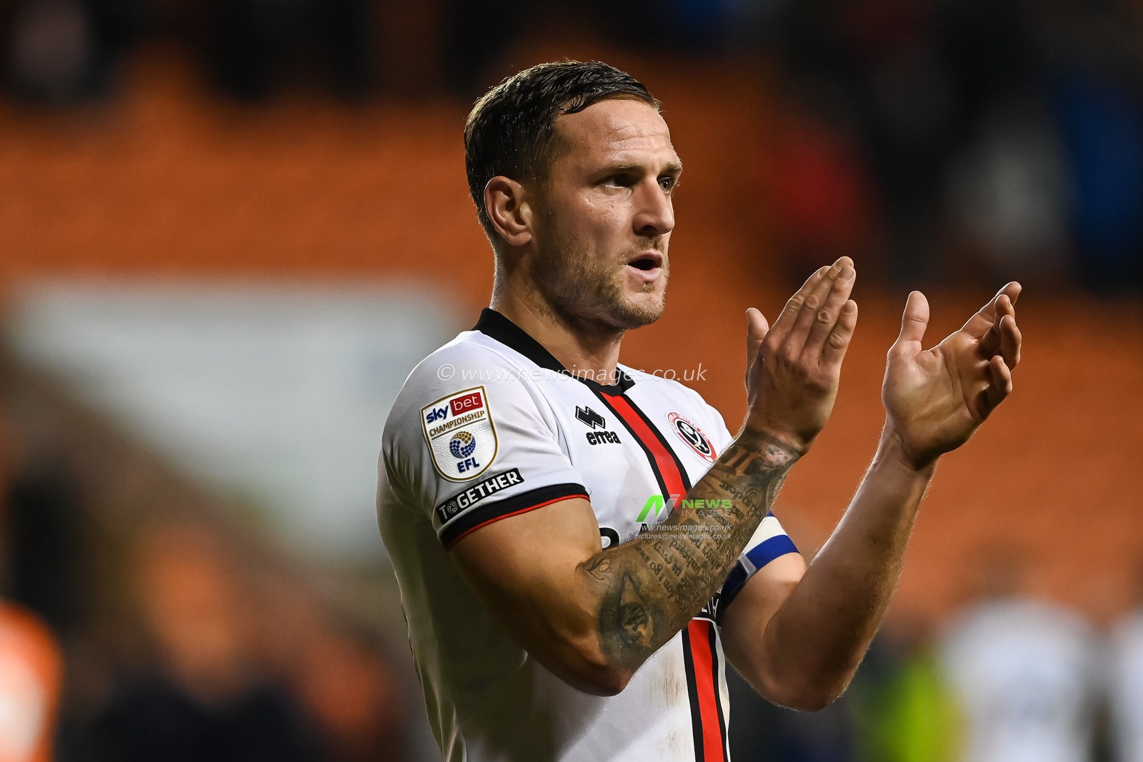 Billy Sharp #10 of Sheffield United applauds the fans at the end of the Sky Bet Championship match Blackpool vs Sheffield United at Bloomfield Road, Blackpool, United Kingdom, 29th December 2022

(Photo by Craig Thomas/News Images)