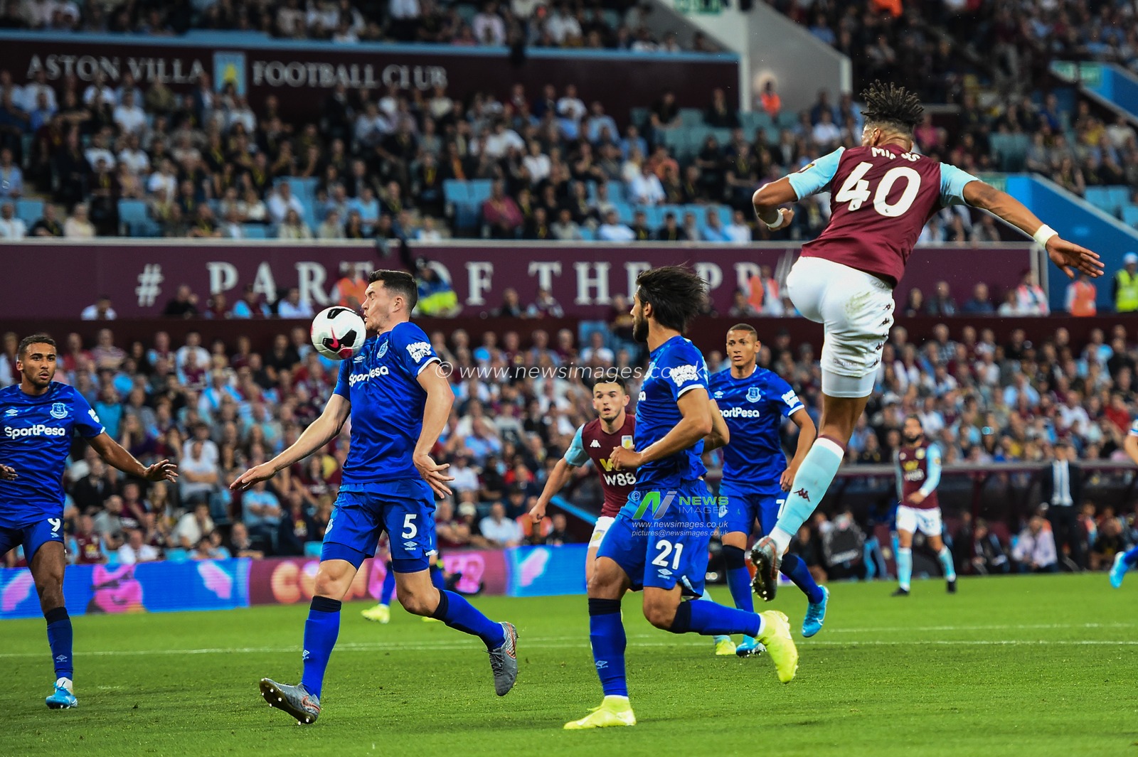 23rd August 2019, Villa Park, Birmingham, England ; Premier League Football, Aston Villa vs Everton ; Tyrone Mings (40) of Aston Villa heads on goal 

Credit: Gareth Dalley/News Images

English Football League images are subject to DataCo Licence