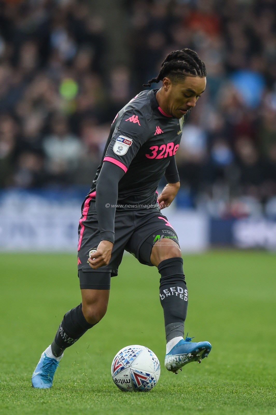 7th December 2019, John Smith's Stadium, Huddersfield, England; Sky Bet Championship, Huddersfield Town v Leeds United : Pablo Hernandez (19) of Leeds United   

Credit: Dean Williams/News Images