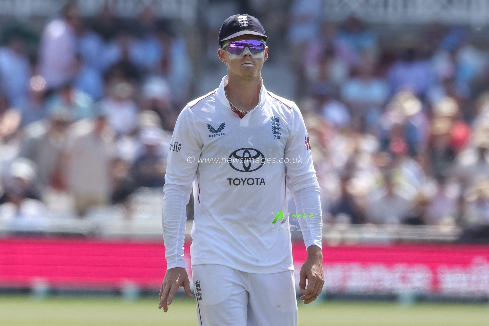 Jacob Bethell of England during the 3rd Rothesay Test Match Day 2 match England vs New Zealand at Trent Bridge, Nottingham, United Kingdom on 26 June 2026

(Photo by Mark Cosgrove/News Images)