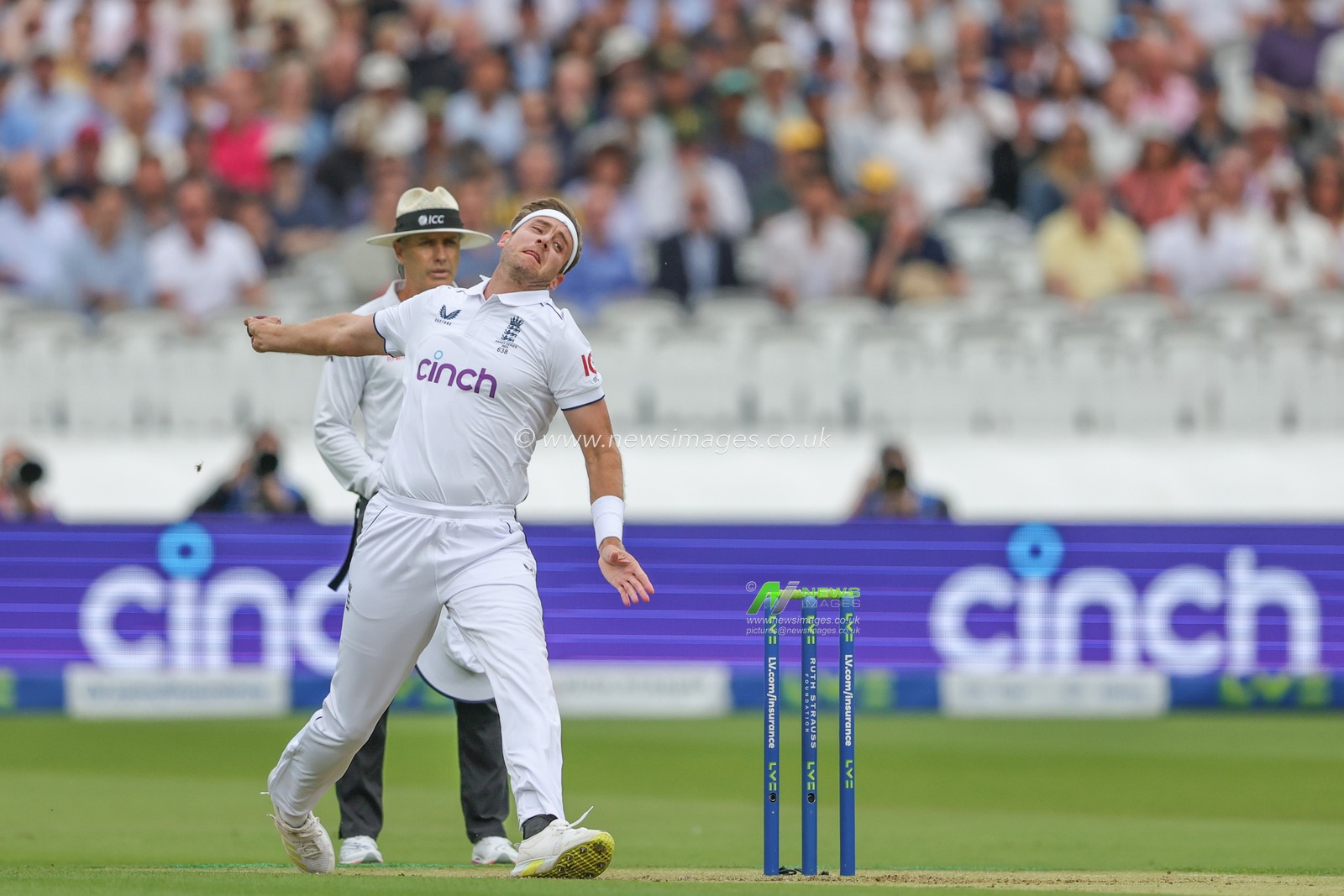 Stuart Broad of England delivers the ball during the LV= Insurance Ashes Test Series Second Test Day 1 England v Australia at Lords, London, United Kingdom, 28th June 2023

(Photo by Mark Cosgrove/News Images)