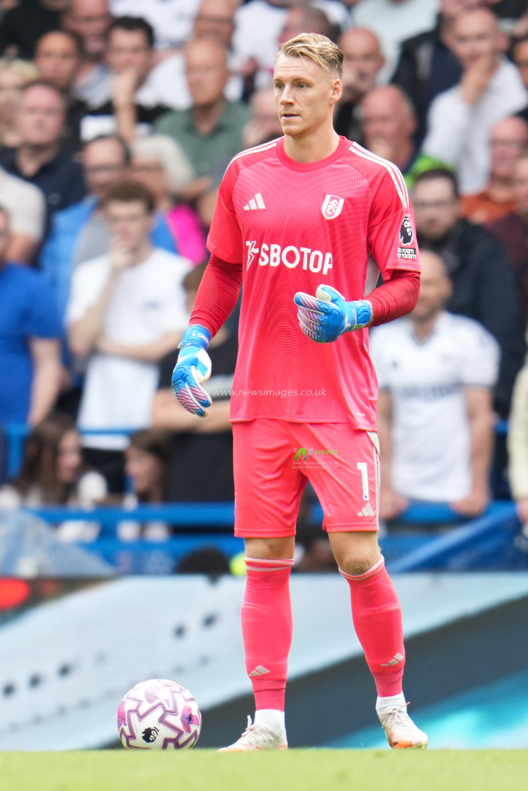 Bernd Leno of Fulham during the Premier League match Chelsea vs Fulham at Stamford Bridge, London, United Kingdom, 30th August 2025

(Photo by Harvey Murphy/News Images)