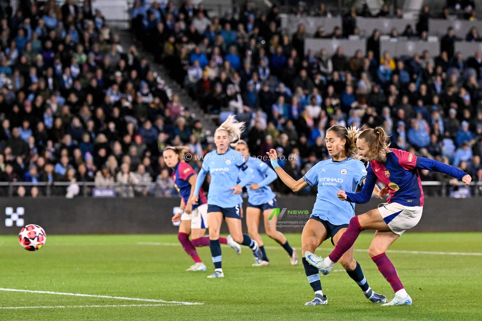 Ewa Pajor of Barcelona FemenÃ­ shoots during the UEFA Women's Champions League match  - Group D - Manchester City vs Barcelona at Manchester City Academy Stadium, Manchester, United Kingdom, 9th October 2024

(Photo by Cody Froggatt/News Images)