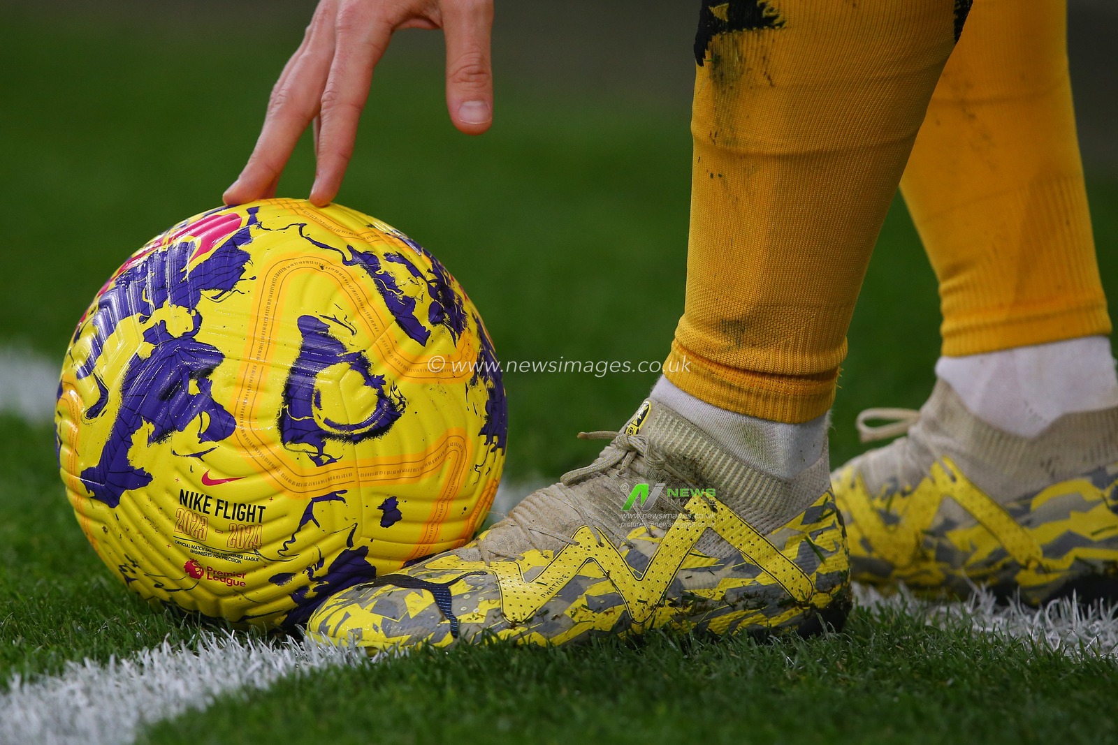 The Premier League match ball during the Premier League match Wolverhampton Wanderers vs Everton at Molineux, Wolverhampton, United Kingdom, 30th December 2023

(Photo by Gareth Evans/News Images)