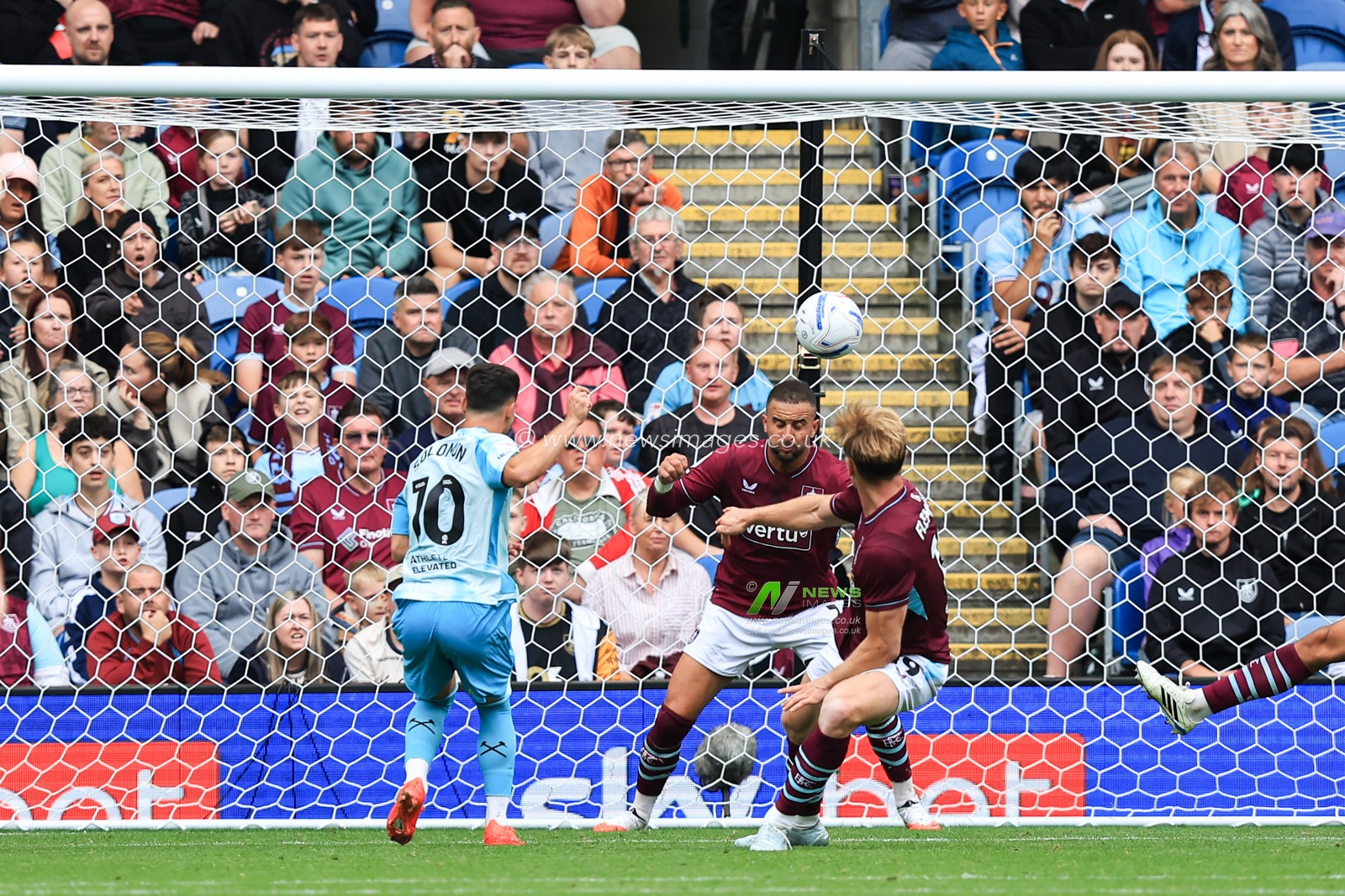 Manor Solomon of West Ham United shoots and scores to make it 0-2 during the Sky Bet Championship match Burnley vs West Ham United at Turf Moor, Burnley, United Kingdom on 16 August 2026

(Photo by Jorge Horsted/News Images)