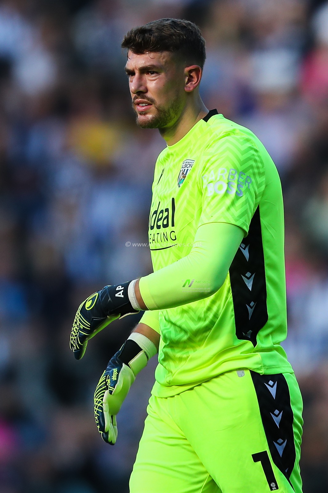 Alex Palmer of West Bromwich Albion during the Sky Bet Championship match West Bromwich Albion vs Cardiff City at The Hawthorns, West Bromwich, United Kingdom, 26th October 2024

(Photo by Gareth Evans/News Images)