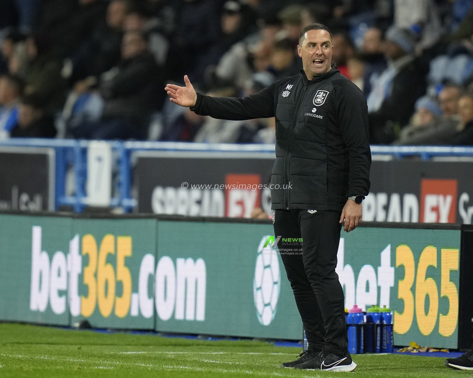Mark Fotheringham manager of Huddersfield Town reacts to a decision by Referee Andy Woolmer during the Sky Bet Championship match Huddersfield Town vs Preston North End at John Smith's Stadium, Huddersfield, United Kingdom, 18th October 2022

(Photo by Steve Flynn/News Images)