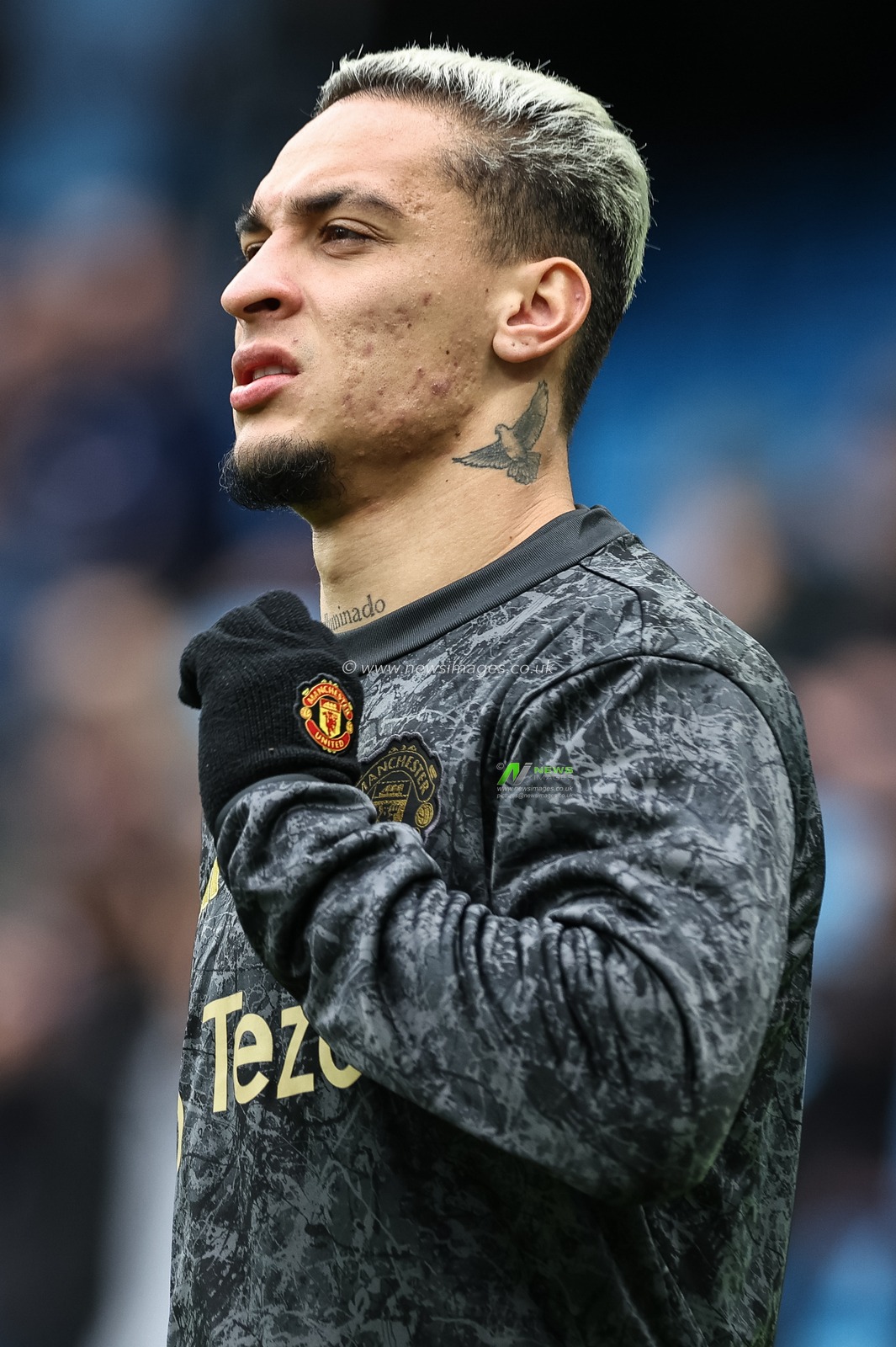 Antony of Manchester United in the pregame warmup session during the Premier League match Manchester City vs Manchester United at Etihad Stadium, Manchester, United Kingdom, 3rd March 2024

(Photo by Mark Cosgrove/News Images)