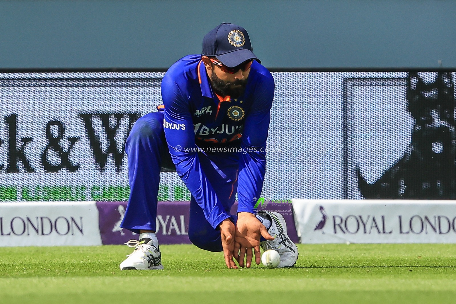 Ravindra Jadeja of Indiafields the ball