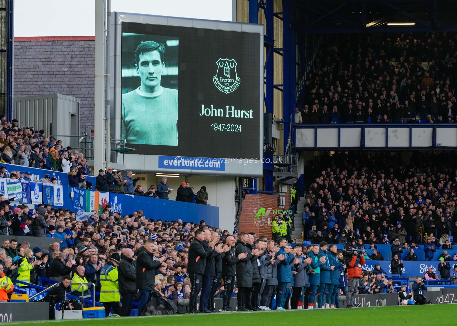 Everton pay tribute to John Hurst ahead of kick off, during the Emirates FA Cup Fourth Round match Everton vs Luton Town at Goodison Park, Liverpool, United Kingdom, 27th January 2024

(Photo by Steve Flynn/News Images)