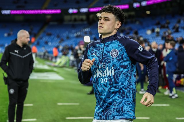 Phil Foden of Manchester City in the pregame warmup session during the Premier League match Manchester City vs Nottingham Forest at Etihad Stadium, Manchester, United Kingdom on 04 March 2026

(Photo by Mark Cosgrove/News Images)