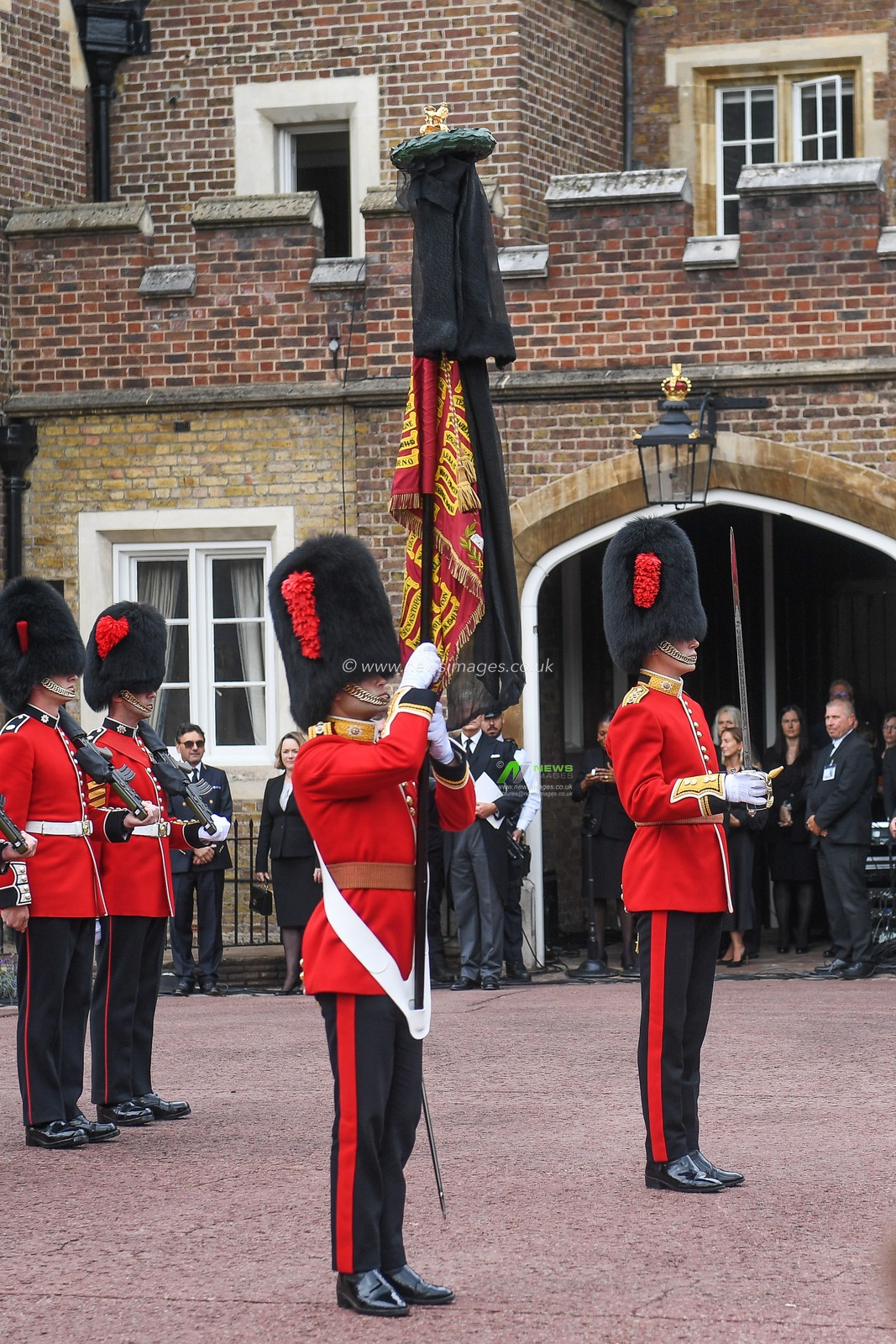 The Kings Guard at St James Palace as Charles III proclaimed King .
Day 2 Queens passing at St James Palace , London, United Kingdom, 10th September 2022

(Photo by Mike Jones/News Images)