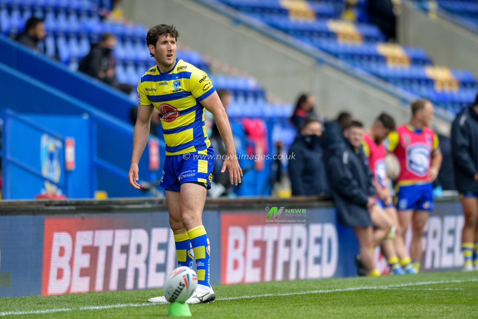 Stefan Ratchford (1) of Warrington Wolves prepares to kick a conversion