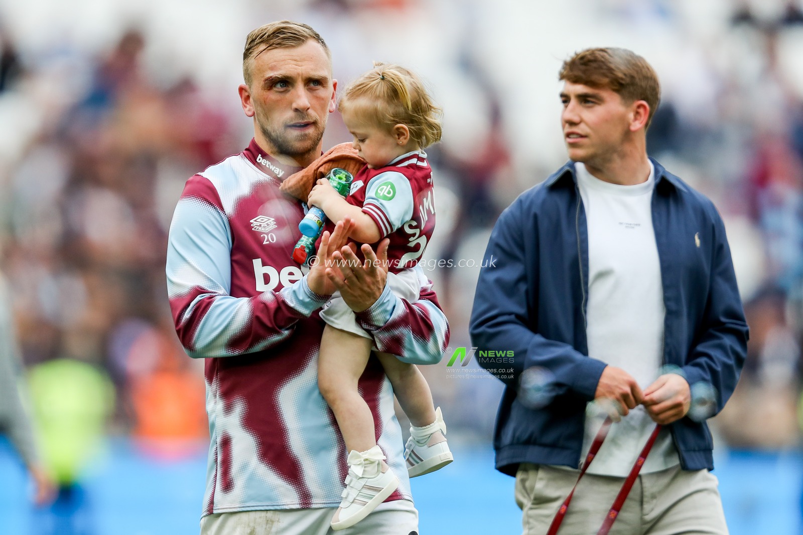 West Ham United players and families complete a lap of honour following the Premier League match West Ham United vs Nottingham Forest at London Stadium, London, United Kingdom, 18th May 2025

(Photo by Izzy Poles/News Images)