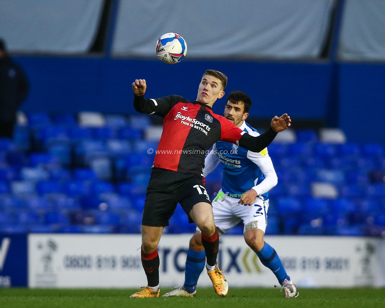 Viktor Gyokeres #12 of Coventry City controls the ball on his chest