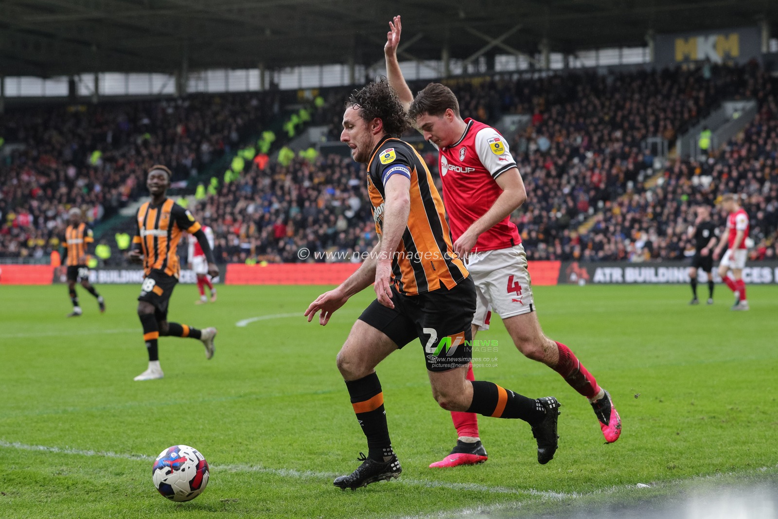Lewie Coyle #2 of Hull City on the ball during the Sky Bet Championship match Hull City vs Rotherham United at MKM Stadium, Hull, United Kingdom, 1st April 2023

(Photo by James Heaton/News Images)