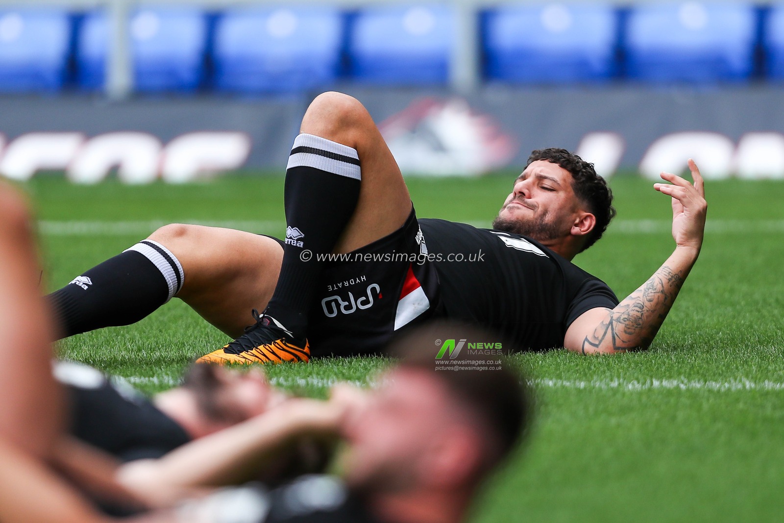 Hakim Miloudi of London Broncos warms up prior to the Betfred Super League Round 23 match London Broncos vs Leigh Leopards at Plough Lane, Wimbledon, United Kingdom, 25th August 2024

(Photo by Izzy Poles/News Images)