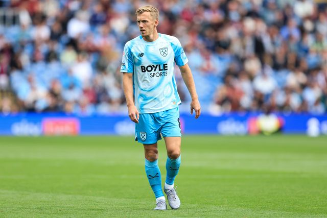 James Ward-Prowse of West Ham United during the Sky Bet Championship match Burnley vs West Ham United at Turf Moor, Burnley, United Kingdom on 16 August 2026

(Photo by Jorge Horsted/News Images)